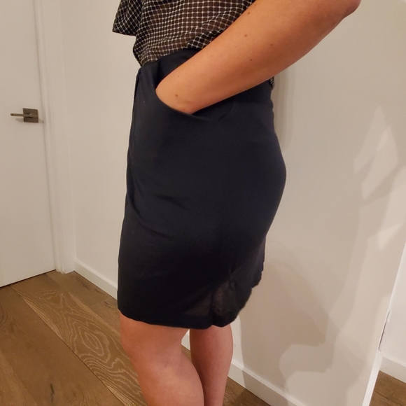BCBG Black M skirt - Picture 2 of 7